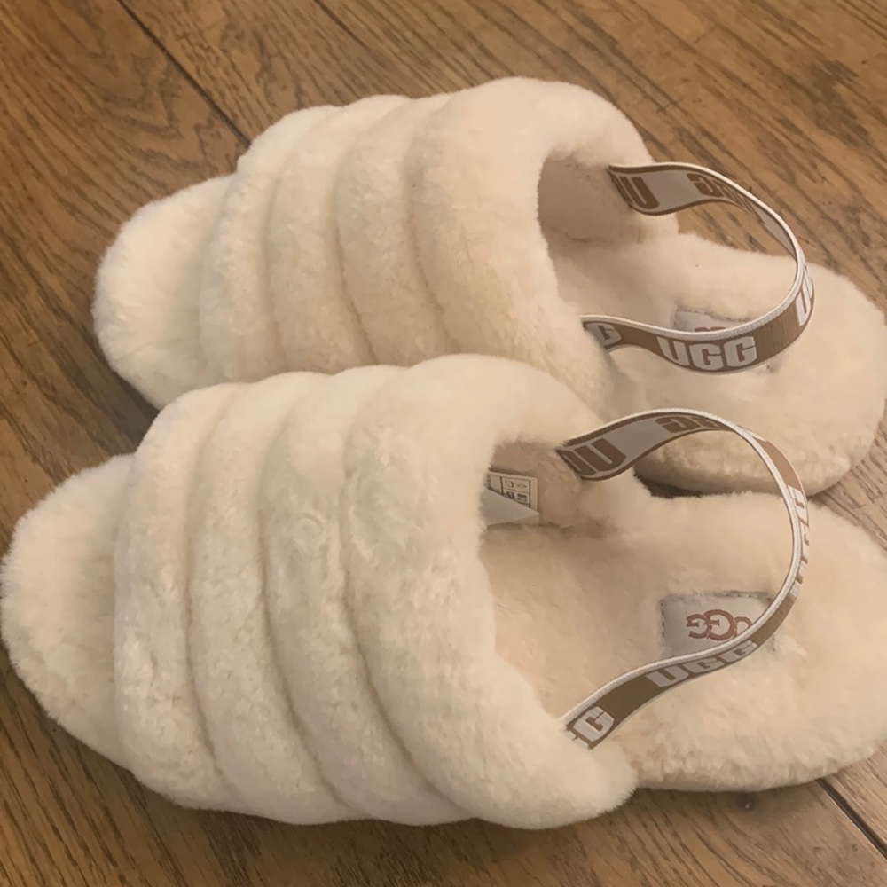 Ugg Fluff Yeah slide brand new never work cream colored